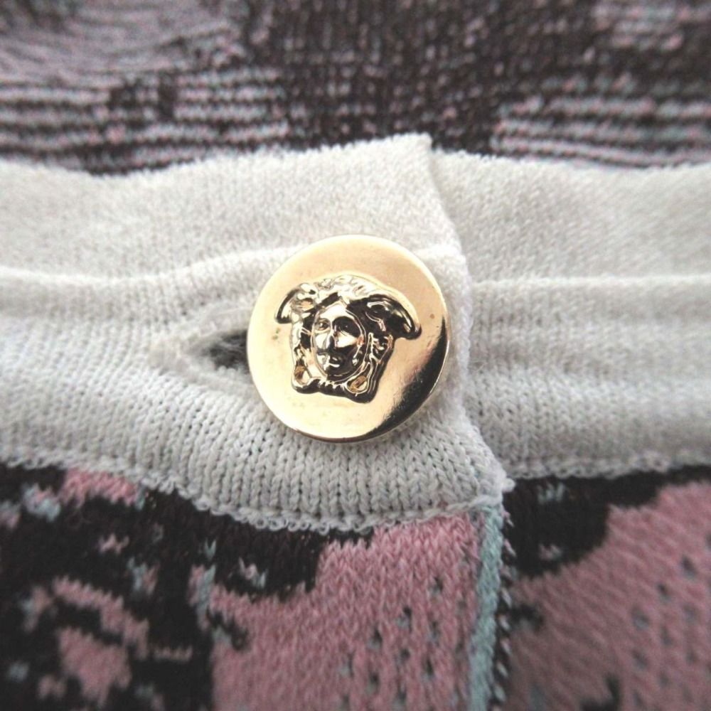 VERSACE - 良品 VERSACE ヴェルサーチ メデューサボタン マーブル柄 ジャガード ニット クロップド ショート丈 カーディガン マルチカラー レディース 古着 中古 USED 良品 VERSACE ヴェルサーチ メデューサボタン マーブル柄