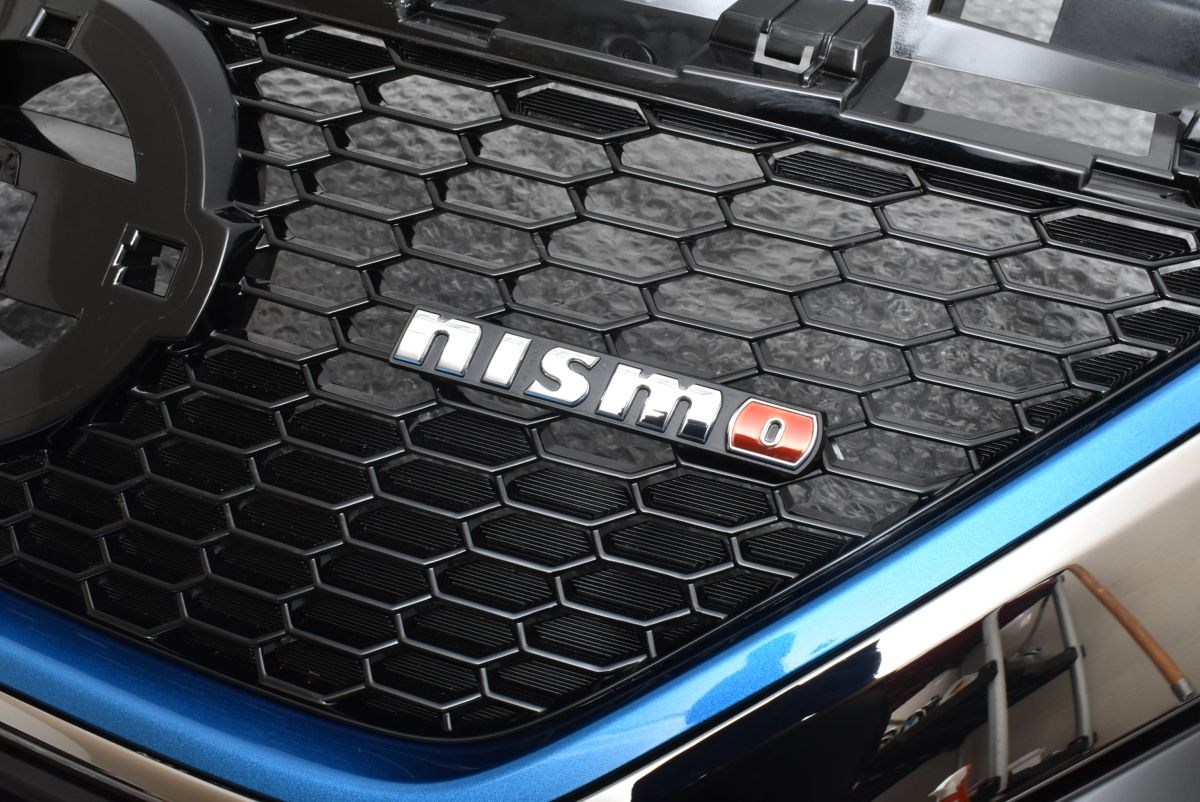 日産ノートHE12 e-POWER nismo フロントグリル 日産 【美品】ニッサン HE12 ノート e-power NISMO 純正