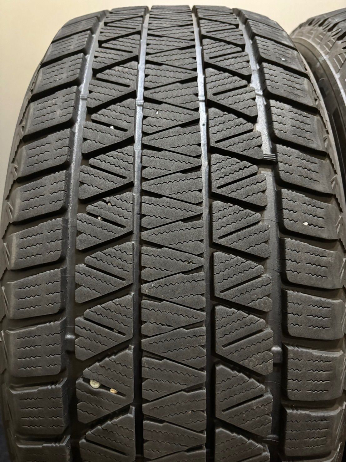 新作満載。 255 50R19 BRIDGESTONE DM-V3 22年製 スタッドレス 2本 ブリヂストン ブリザック GLC GLE EQC 南8-K62