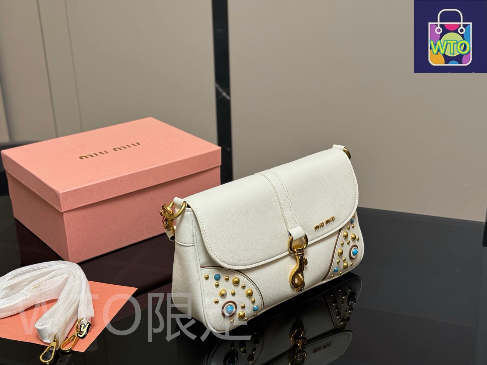 今日WTO】MiuMiu ミュウミュウ ファジーバッグ（28×19cm）-WTO