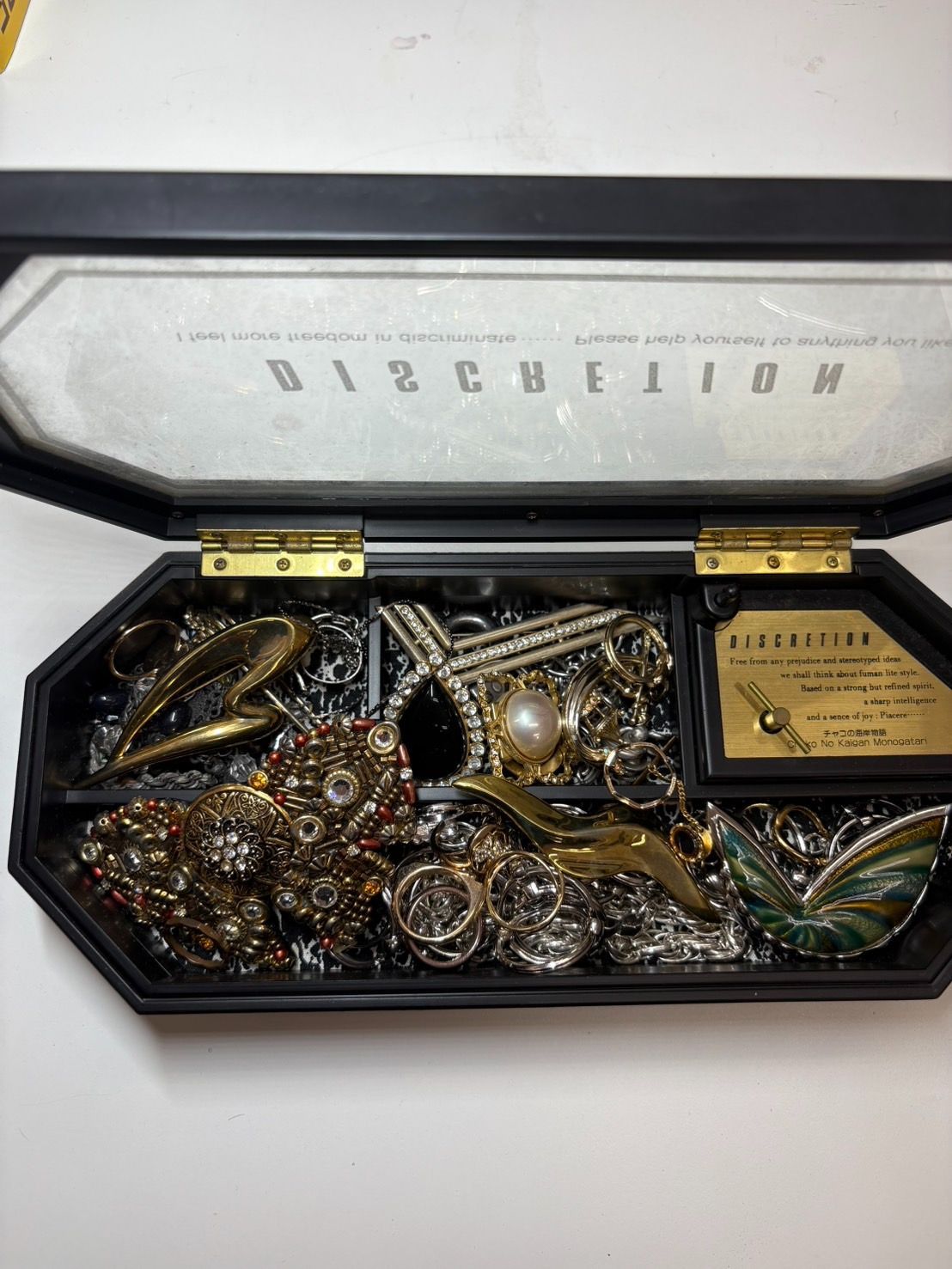 【サイトウ】ジュエリーボックス　遺品整理　金　まとめ　断捨離　アクセサリー ◎ 遺品整理 金 まとめ ジュエリーボックス 生前整理 GOLD 指輪