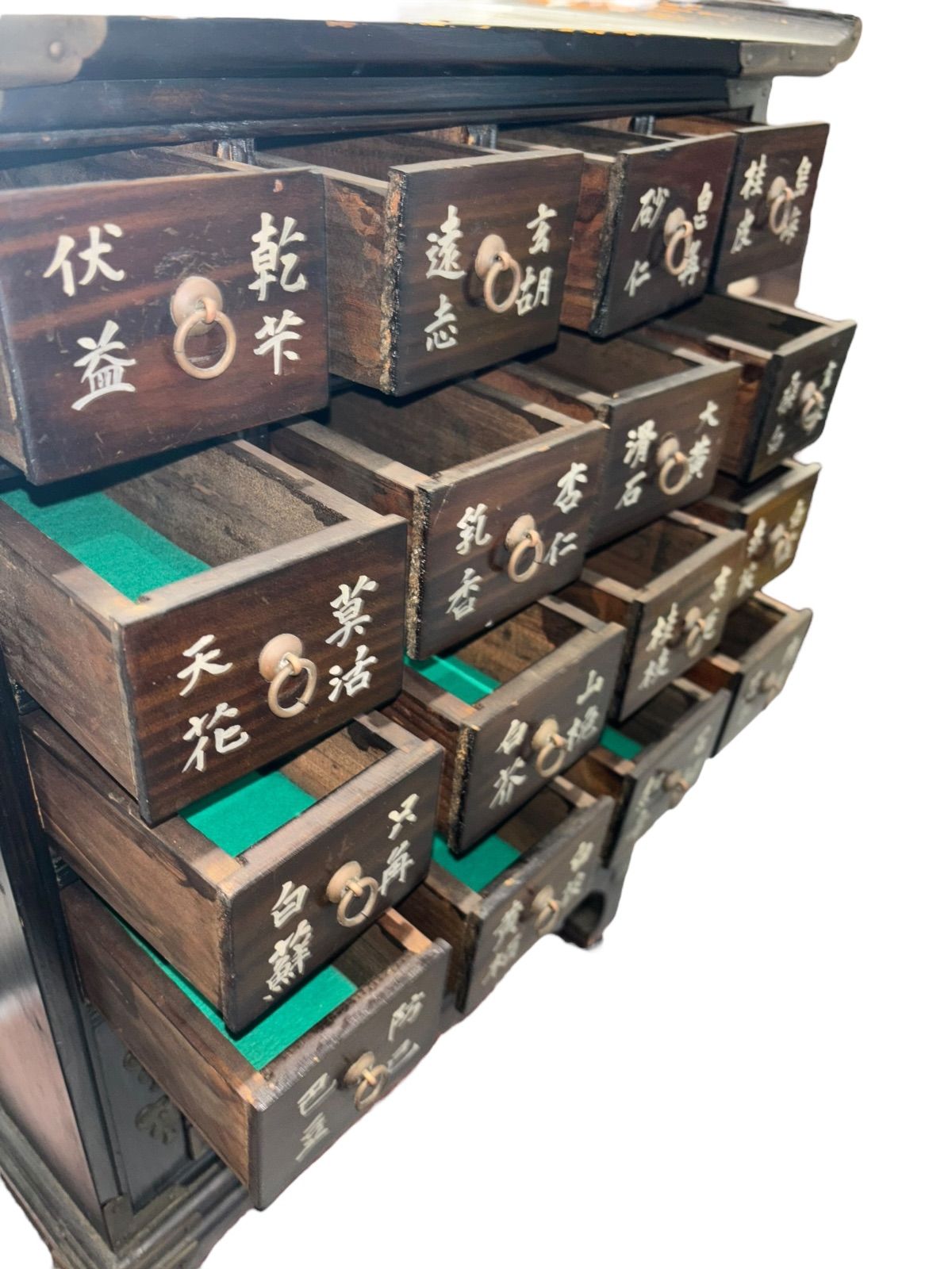 薬棚風収納棚　薬箪笥　昭和レトロ　アジアンテイスト レトロな薬棚 薬棚風収納棚 薬箪笥 昭和レトロ アジアンテイスト 無垢