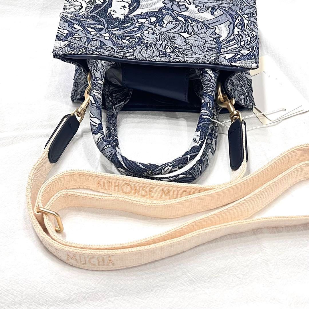 ショルダーバッグ オーバルポーチ