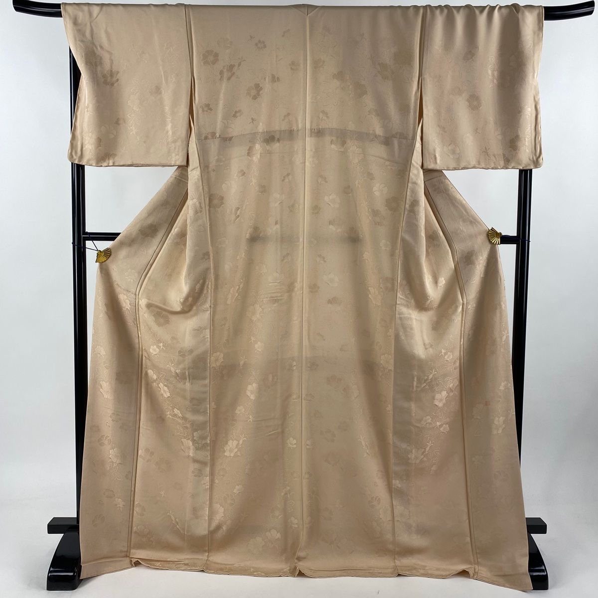 色無地 身丈172cm 裄丈70cm L 袷 北出与三郎 落款 地紋 ベージュ 正絹