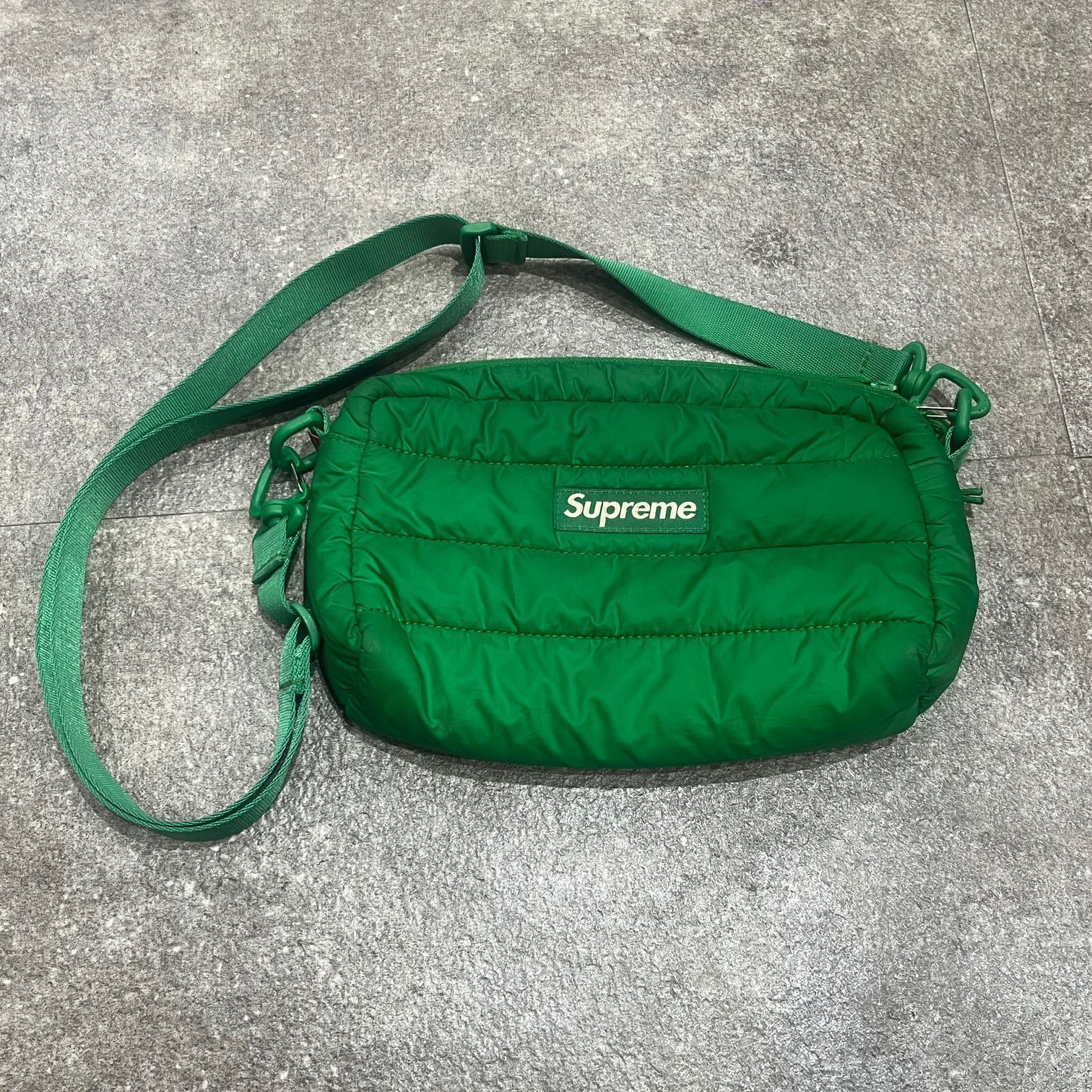 22AW Supreme Puffer Side Bag green 美中古品 22AW Supreme Puffer Side Bag green 美中古品
