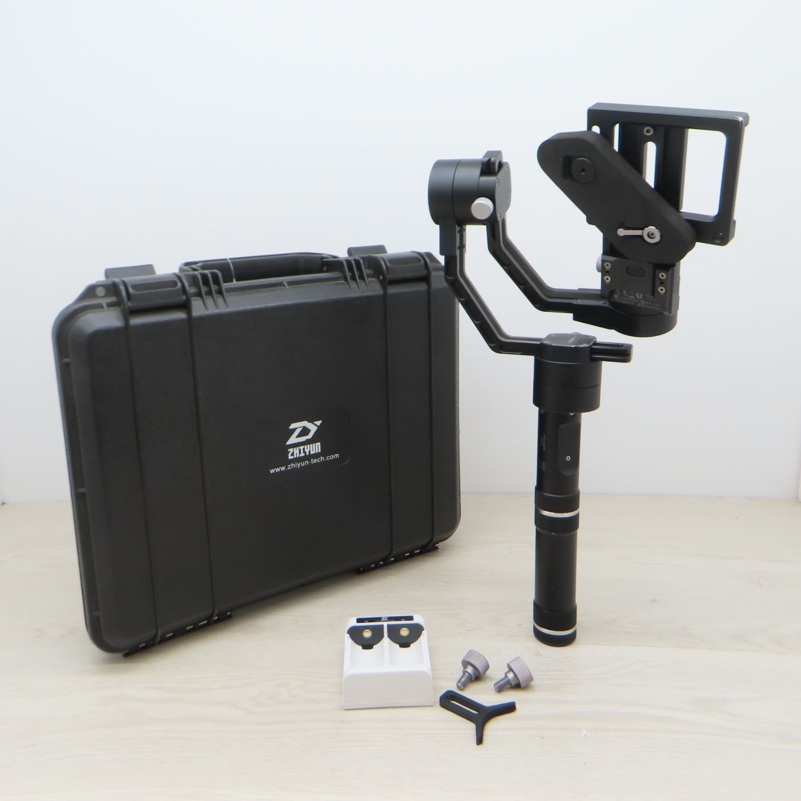 Zhiyun カメラスタビライザー