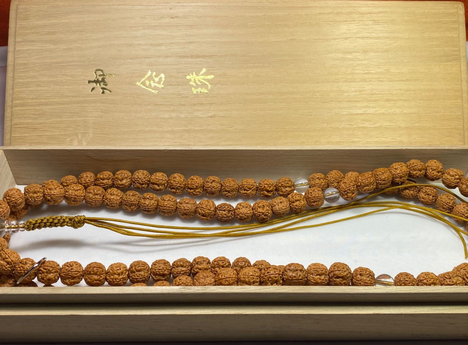 美品 数珠 金刚菩提樹 曹洞宗白水晶仕立て108念珠になります。桐 美品 数珠 金刚菩提樹 曹洞宗白水晶仕立て108念珠になります。桐