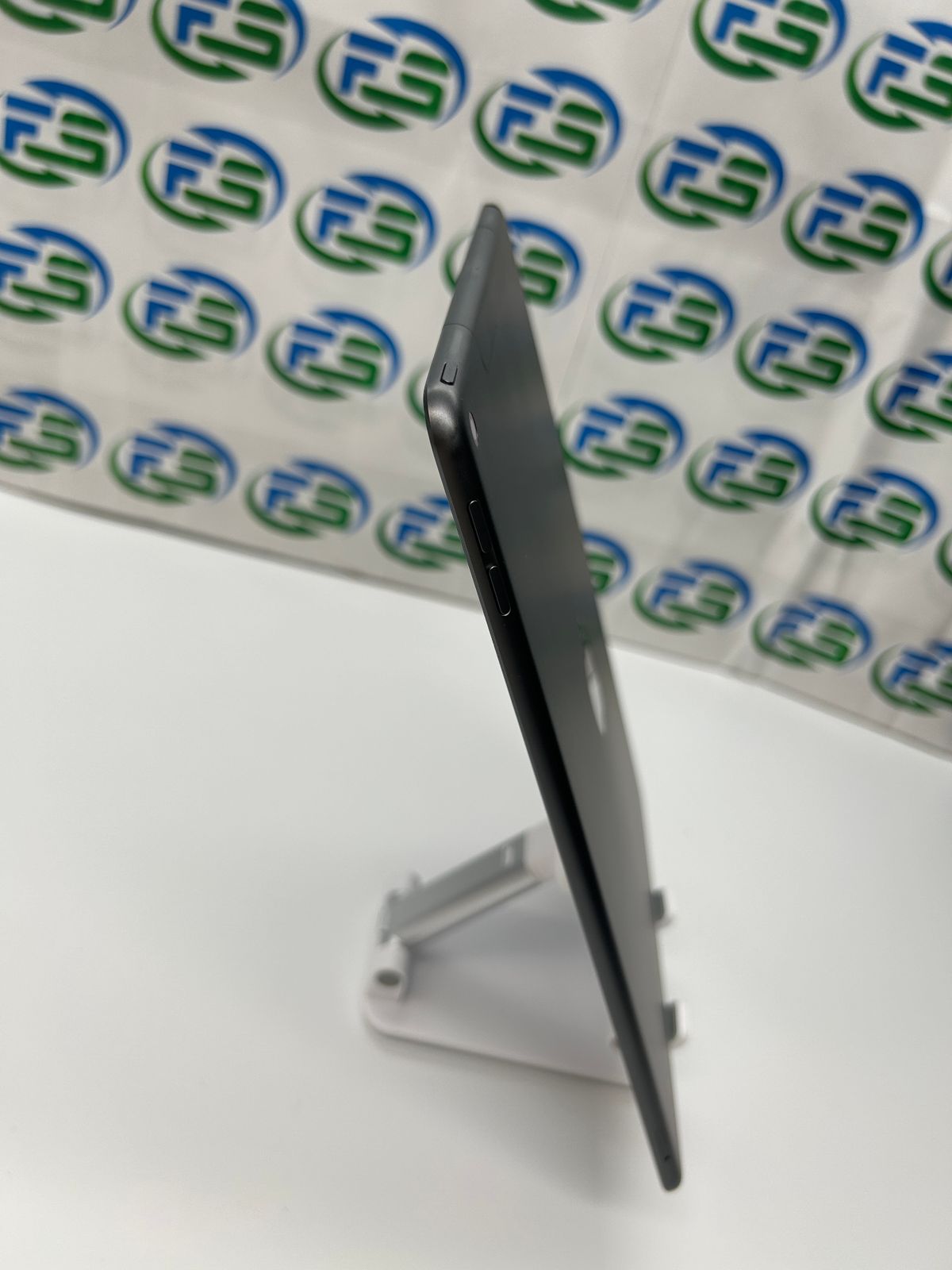 iPad Air 第3世代 2019 cellularモデル 256GB MV0N2J A A2123 スペースグレイ VETTDRUCK_DE