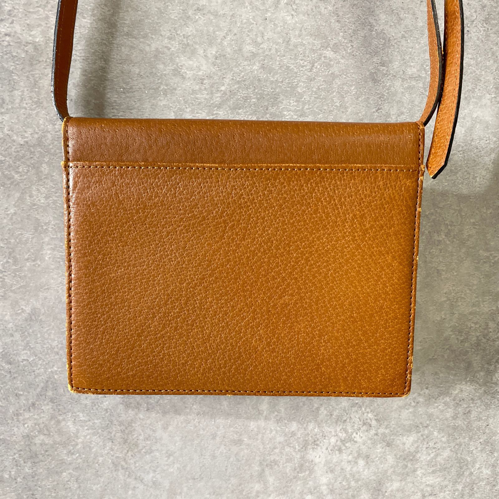 Yves Saint Laurent ヴィンテージ スタッズ装飾 レザー ショルダー 