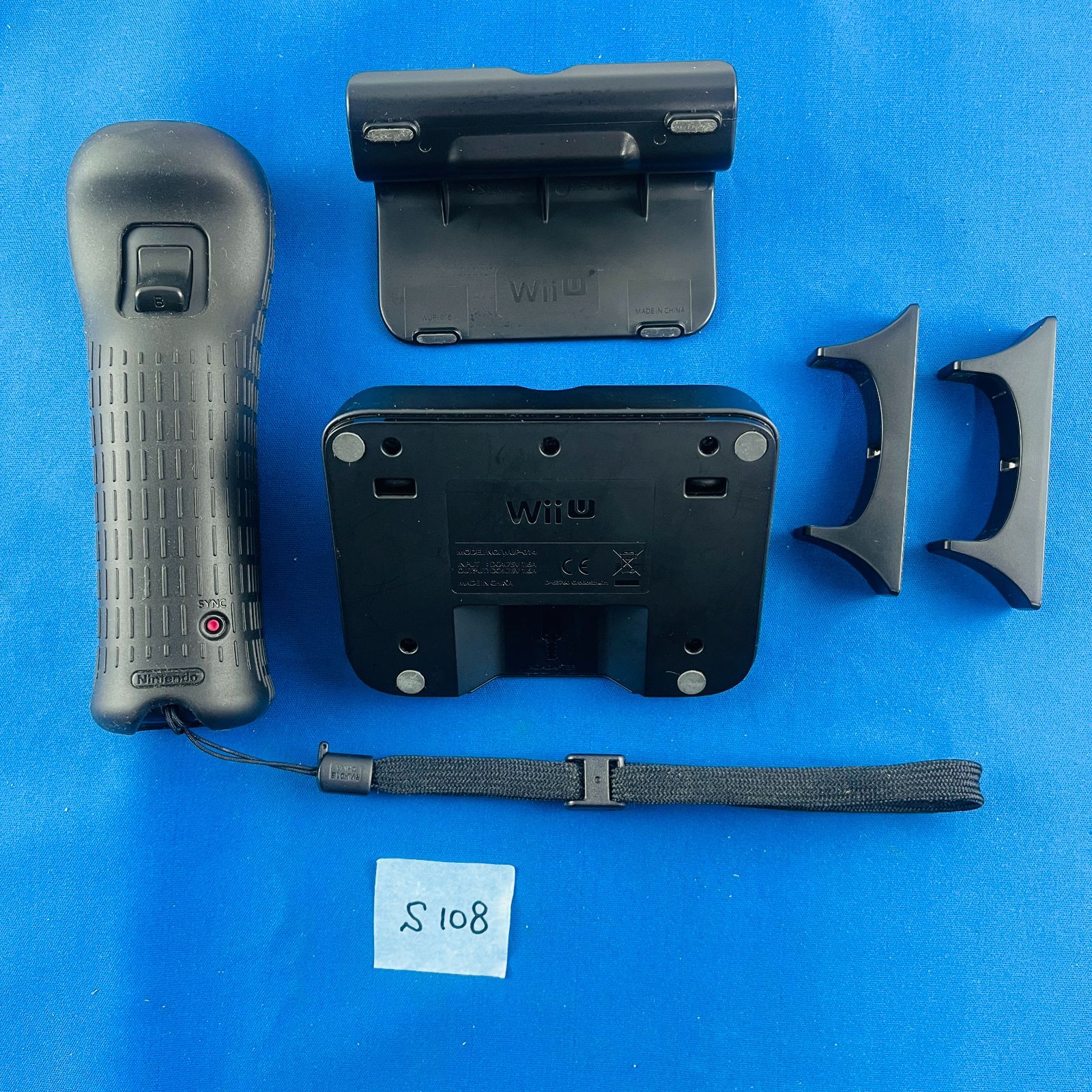◇S108【通電動作OK】完品! ニンテンドー Wii U すぐに遊べる