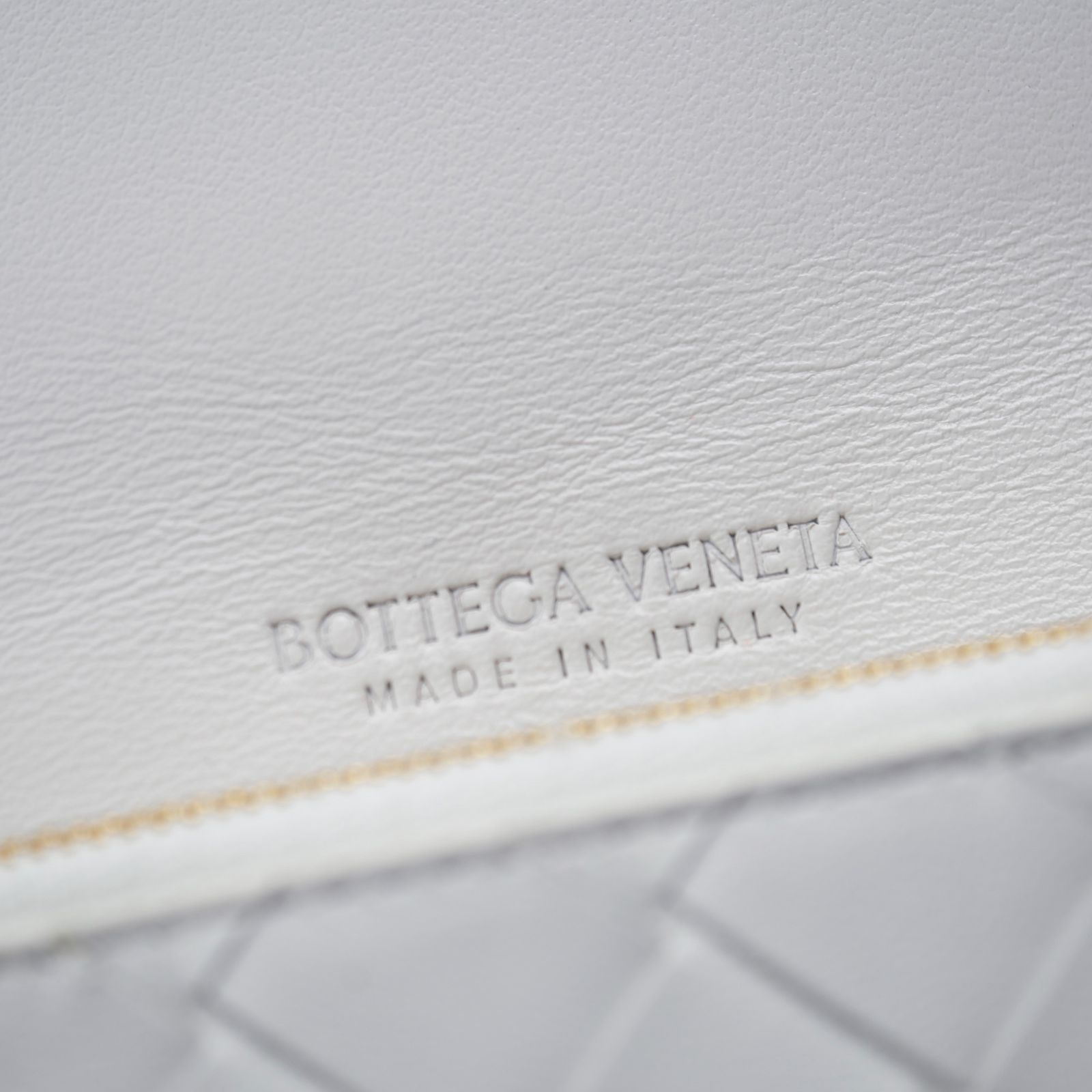 BOTTEGA VENETA/ボッテガ・ヴェネタ イントレチャート フラップ