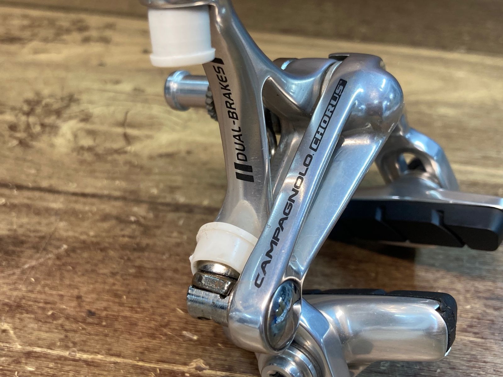 IJ105 カンパニョーロ Campagnolo コーラス CHORUS ブレーキキャリパー 