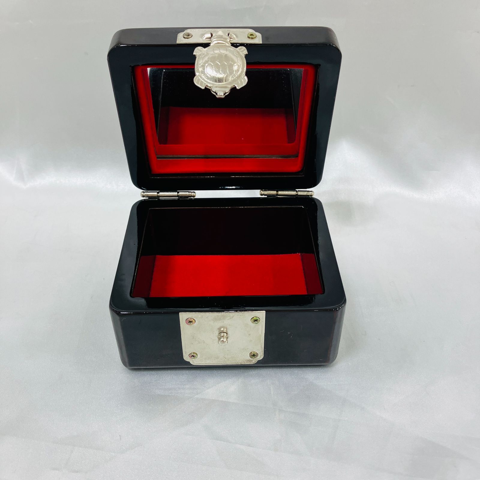【未使用品】韓国 螺鈿細工 アクセサリーケース ジュエリーボックス 鏡付き 楽天市場】螺鈿 ジュエリーボックス 宝石箱 赤鶴蝶 収納 高級