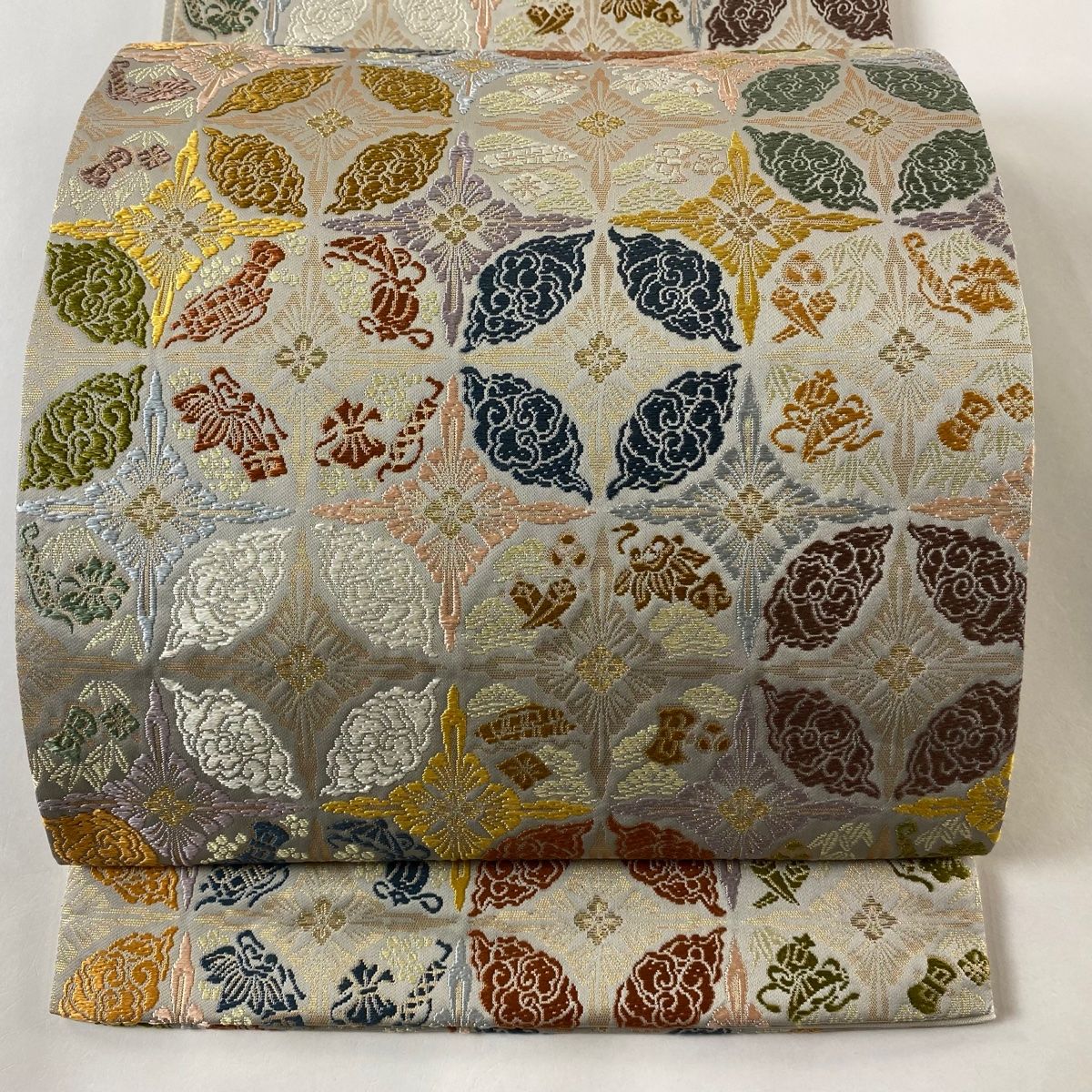 O0685 美品 逸品 豪華 総刺繍 金通し 正絹 袋帯 O0685 美品 逸品 豪華 総刺繍 金通し 正絹 袋帯