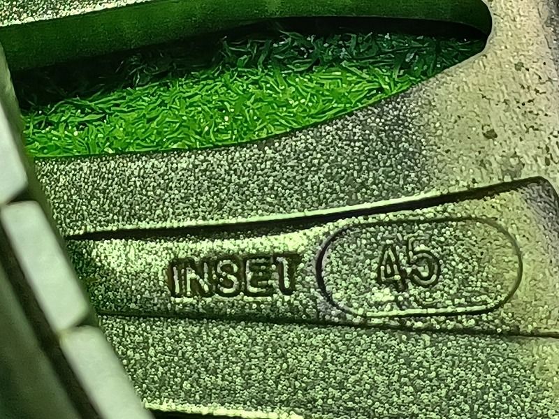 ｴﾌﾞﾘｨﾜｺﾞﾝ ホイール