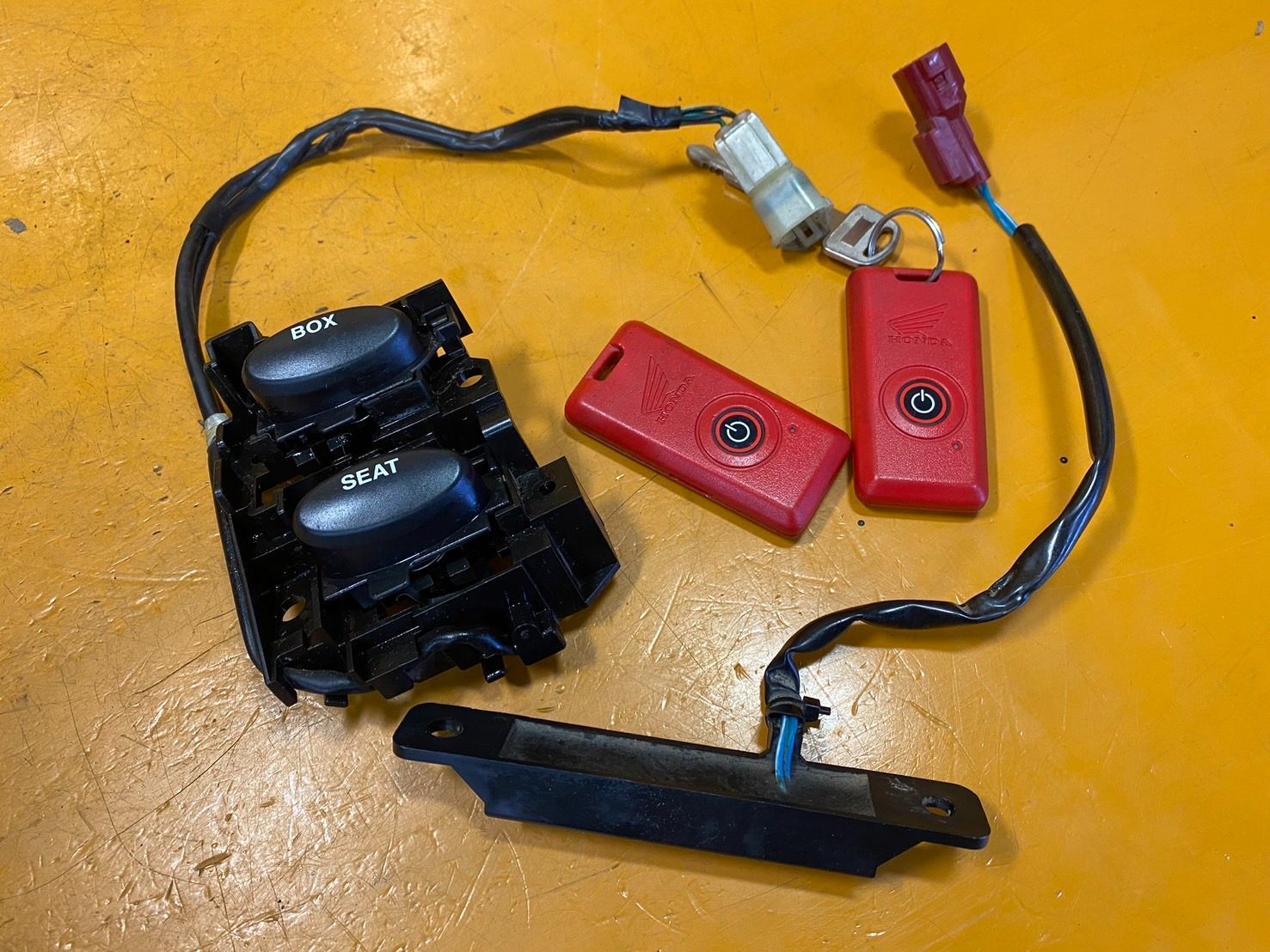 ☆【送料無料】[TF 54126]ホンダ フォルツァ MF08-120 キーセット 鍵