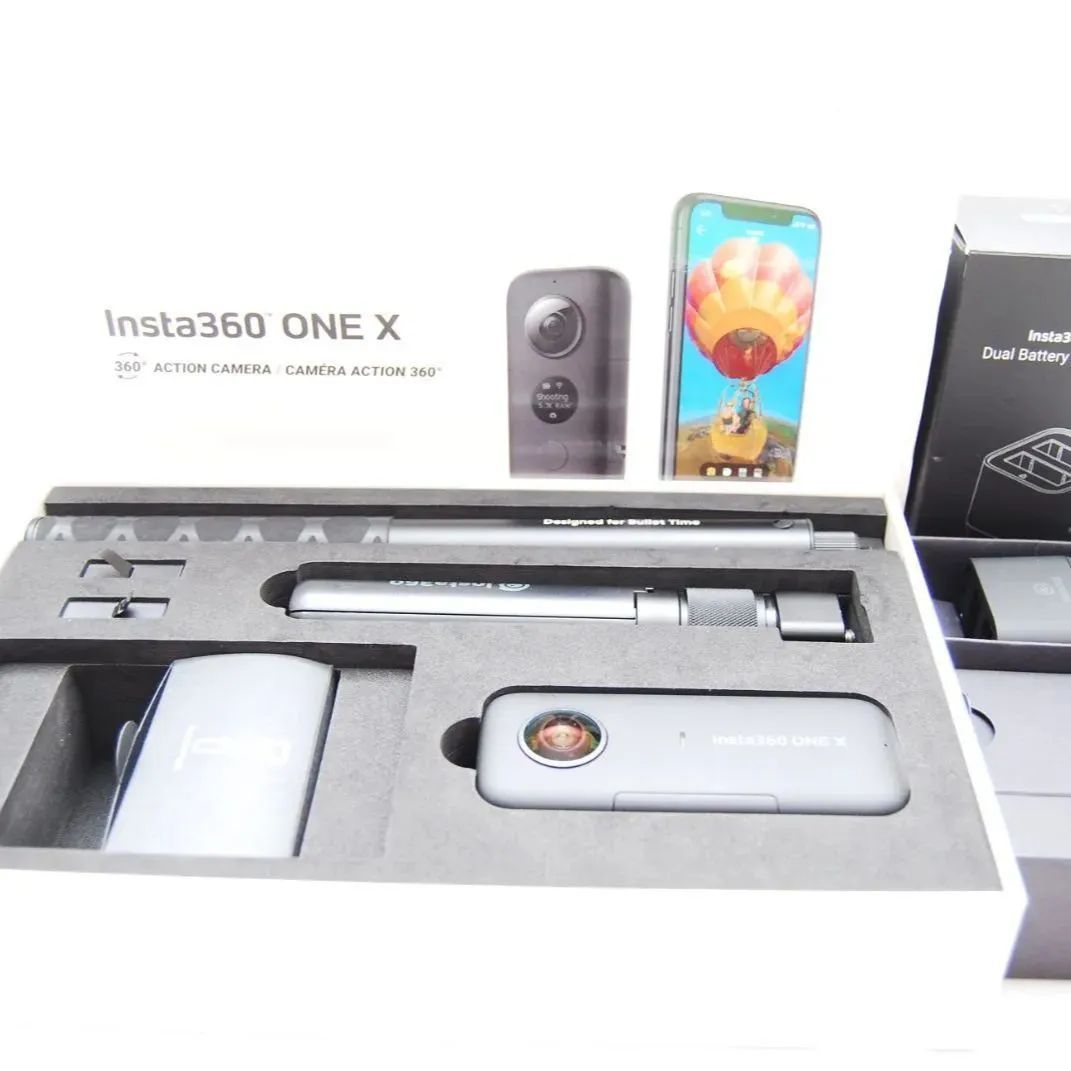 ☆美品 insta360 ONE X アクションカメラ 自撮り棒+三脚+充電 ☆美品 insta360 ONE X アクションカメラ 自撮り棒+三脚+充電