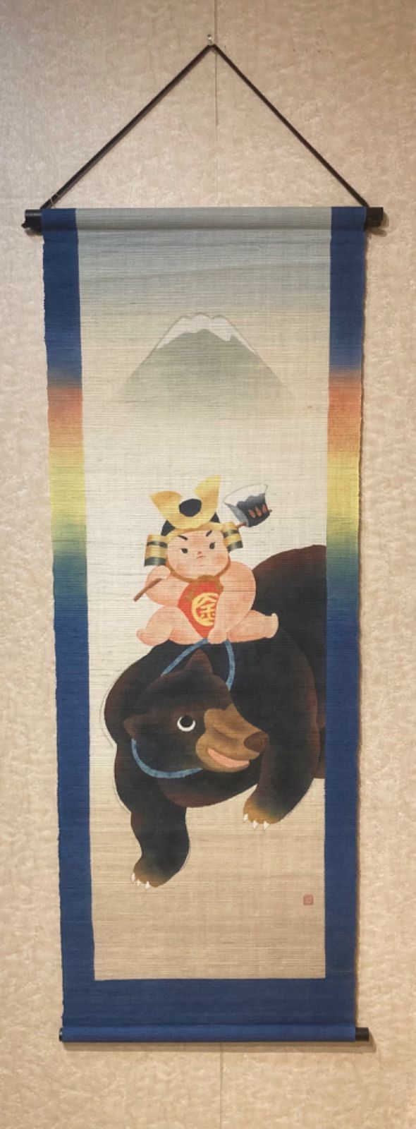 【新品】金太郎　タペストリー　熊　くま　端午の節句　初節句　お祝い　まさかり　こどもの日　兜　かぶと
