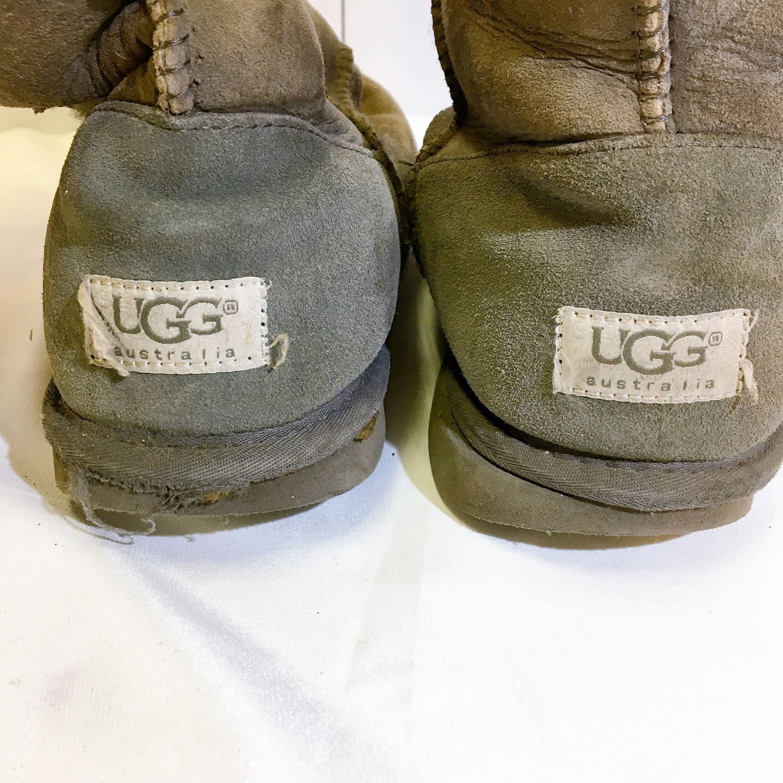【送料無料人気SALE】UGG ムートンブーツ カーキ　24cm 靴