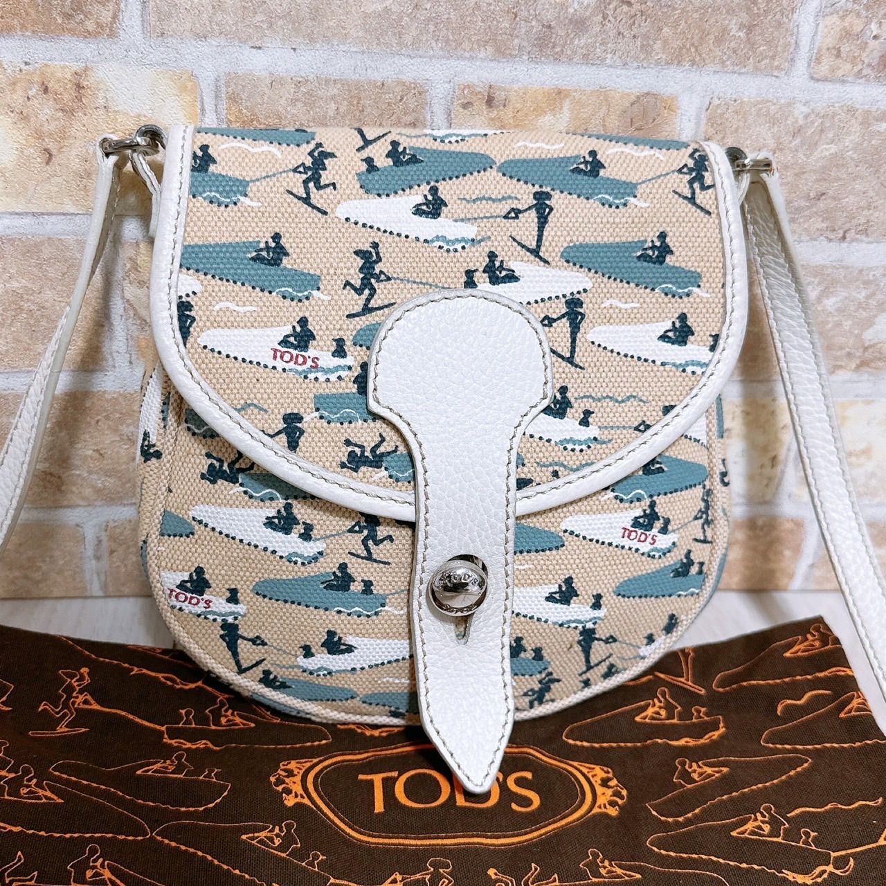 美品》TOD'S(トッズ)ショルダーバッグ - メルカリ 美品》TOD'S(トッズ)ショルダーバッグ - メルカリ