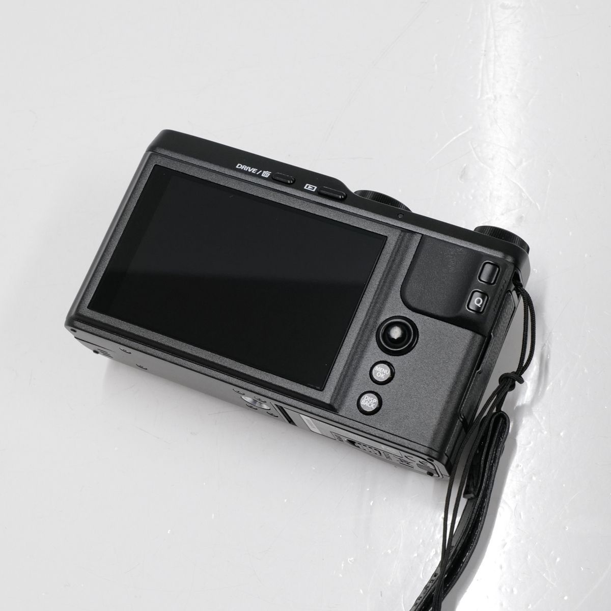 XF10 富士フイルム USED超美品 コンパクトデジタルカメラ 本体＋バッテリー APS-C 18.5ｍｍ F2.8 単焦点 Wi-Fi 完動品  CP4001
