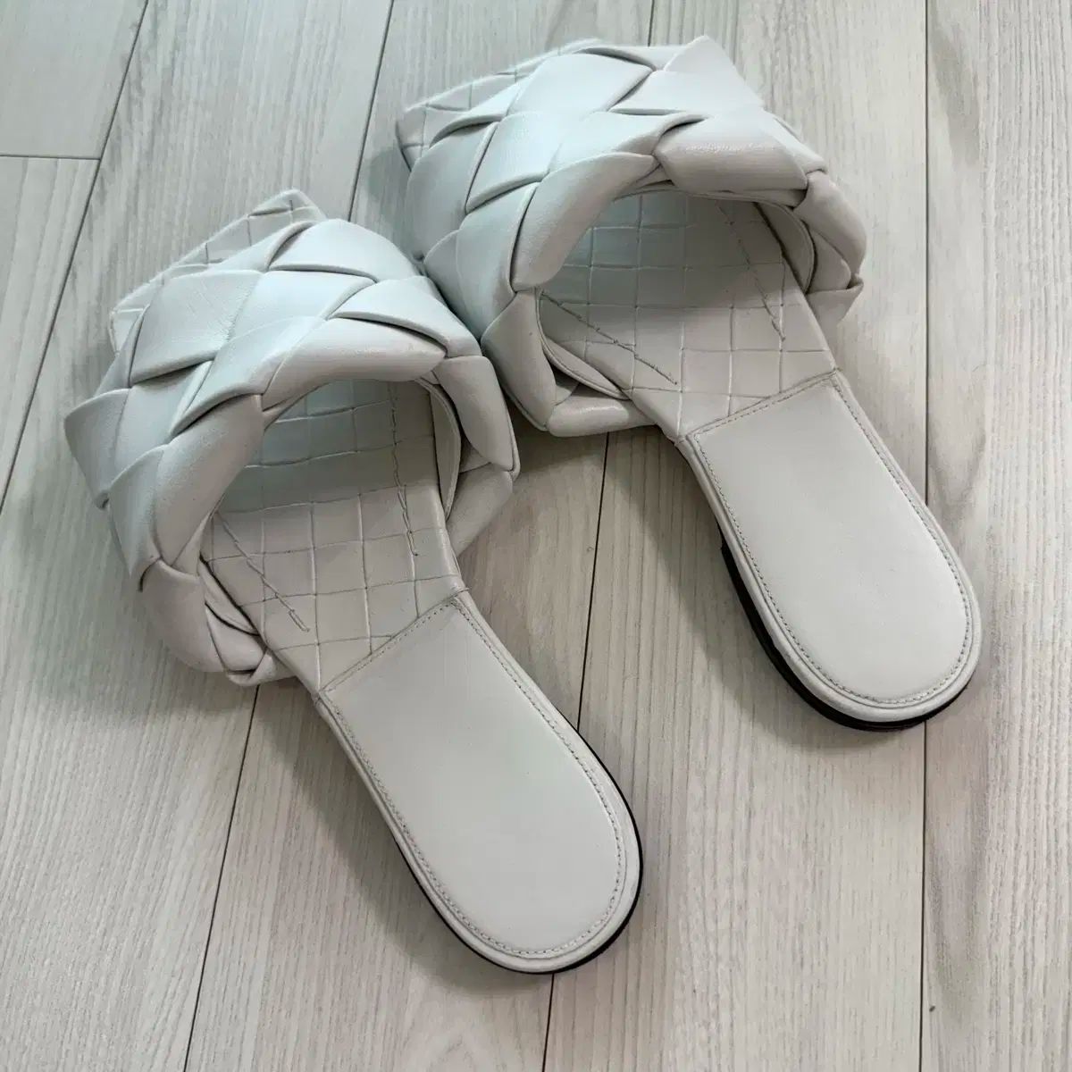 BOTTEGA VENETA ボッテガヴェネタ ラドー スリッパ 白 WWW_USTAUSTRALIA_COM_AU