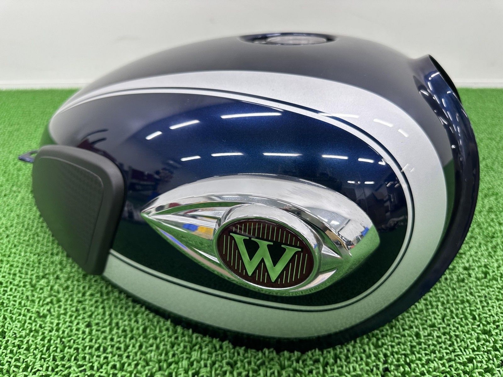 カワサキ W800 純正タンク（EJ800E） カワサキ W800 純正タンク（EJ800E） - メルカリ