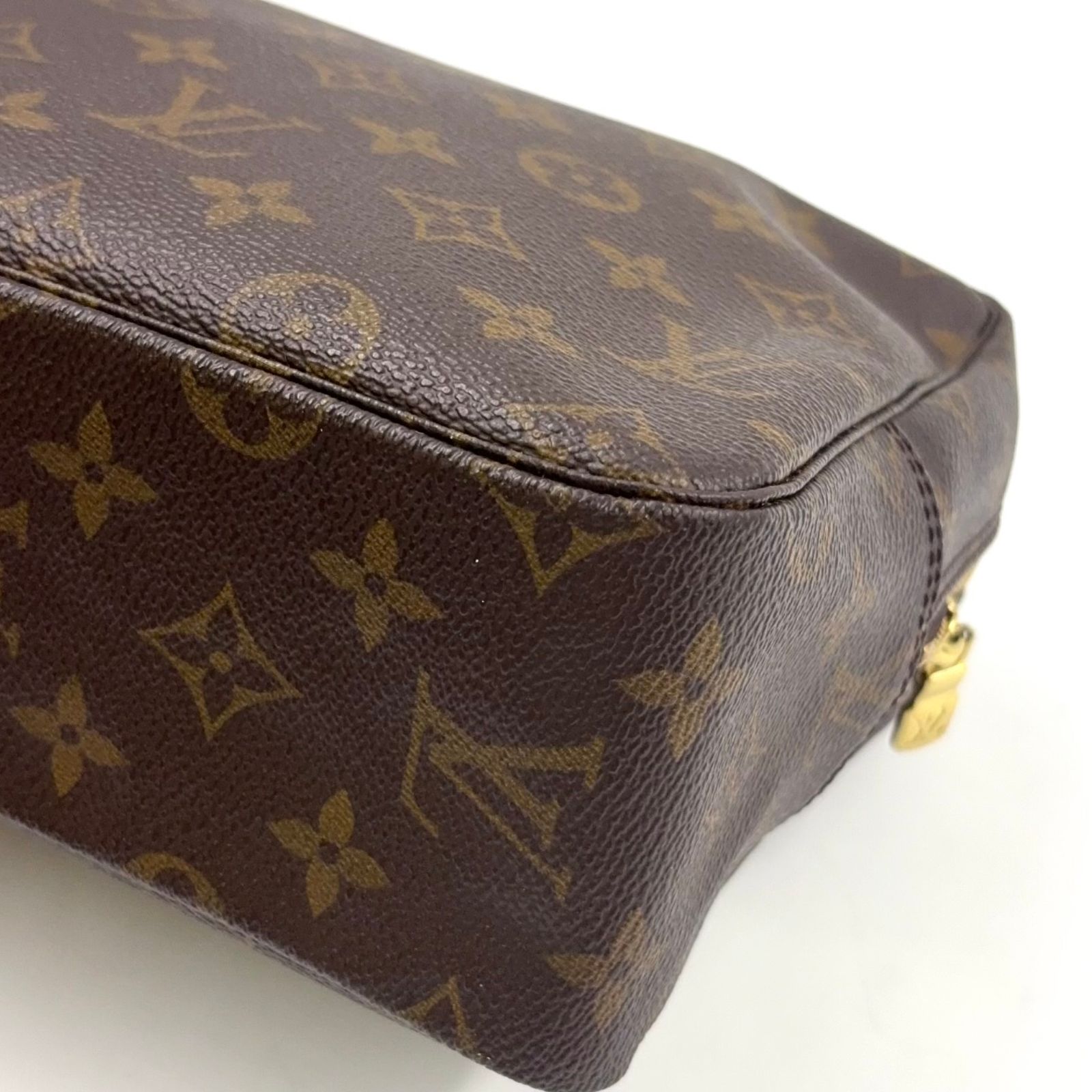 Louis Vuitton モノグラム トゥルース トワレット 28 ポーチ ルイヴィトン モノグラム トゥルース トワレット28 ポーチ M47522