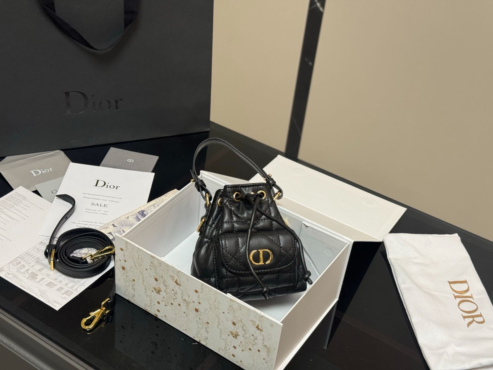 今日 Dior Caro バケットバッグ