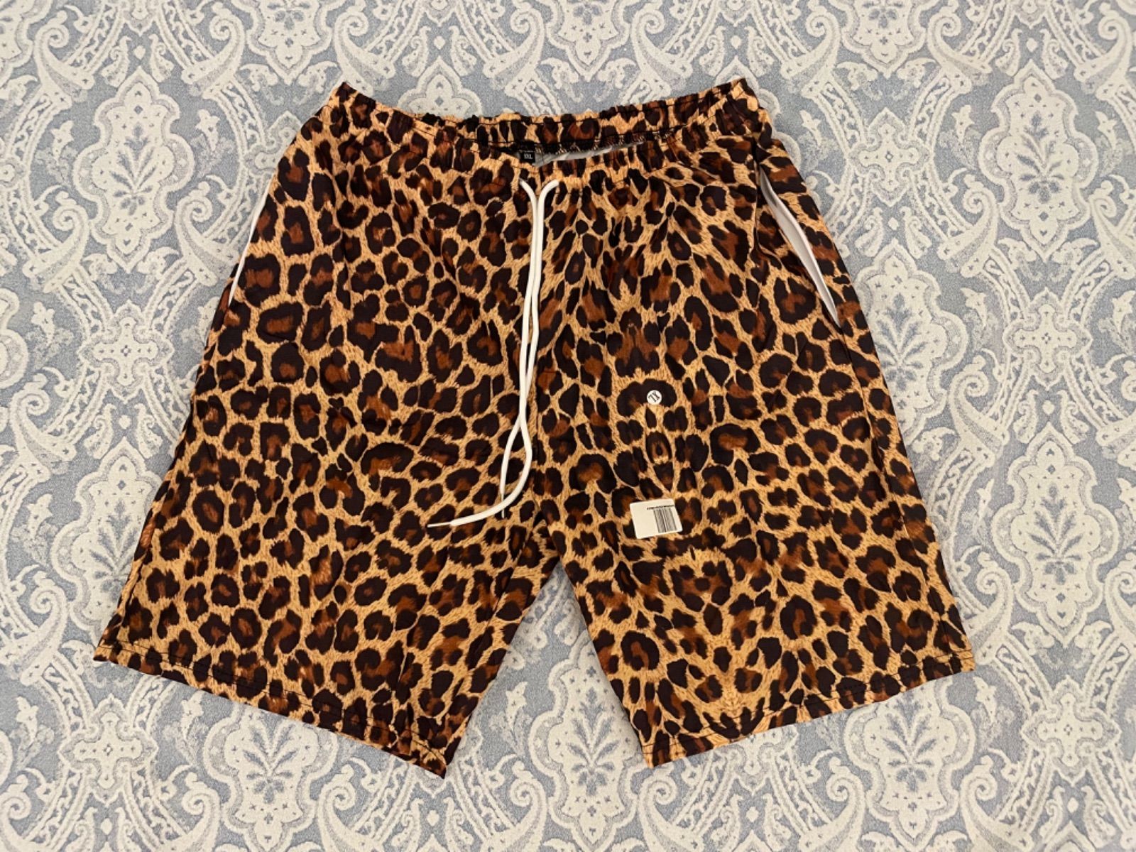希少 黒入荷！ 新品未使用 短パン 豹柄 タン XL レオパード ハーフパンツ パンツ