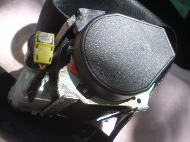 プジョー208 A9HN01 純正 シートベルト 運転席 右側 本州