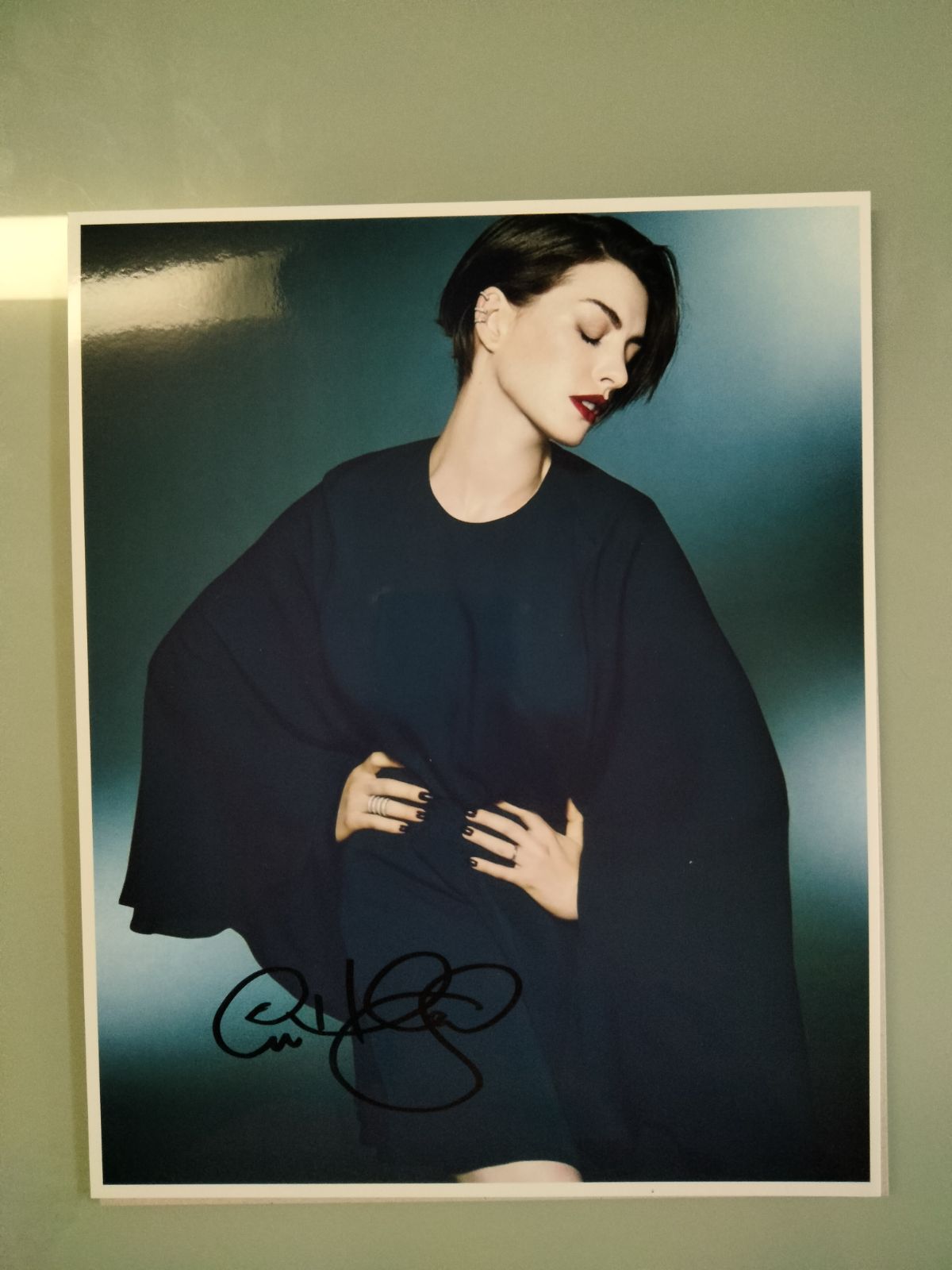 アン・ハサウェイ直筆サイン入り超大型写真…Anne Hathaway…プラダを着 