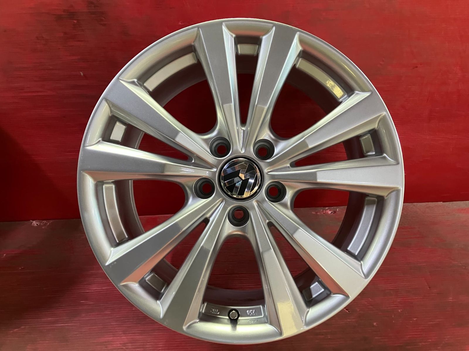 クラウン純正アルミ 215/55R17 スタッドレス 4本セット クラウン使用