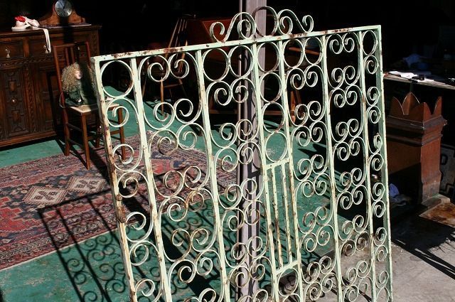 イギリスヴィンテージアイアンフェンス3枚 イギリスヴィンテージアイアンフェンス3枚 低 価格 通販