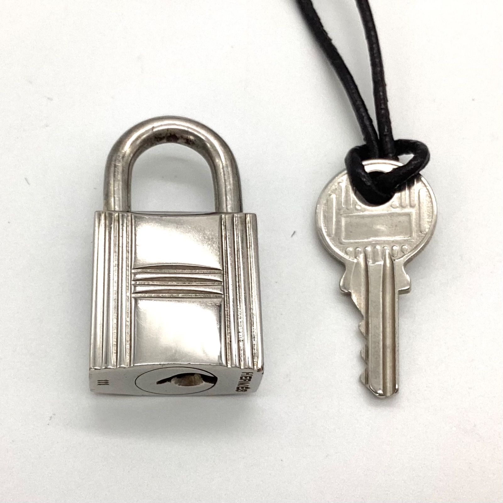 ⭐️極美品⭐️エルメス　カデナ　パドロック　鍵　no.124 シルバー　男女共用 ⭐️極美品⭐️エルメス カデナ パドロック 鍵 no.111 シルバー