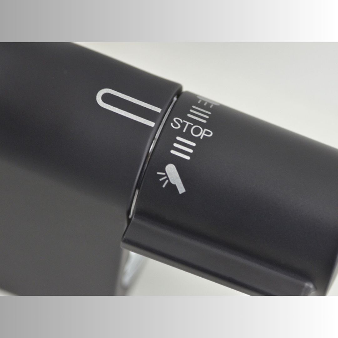 送料無料・返品無料。 atelier DADA 品 サーモスタットシャワー混合栓 浴室用水栓 台付き 節水シャワー ブラック シルバー _ DD175-002-DS