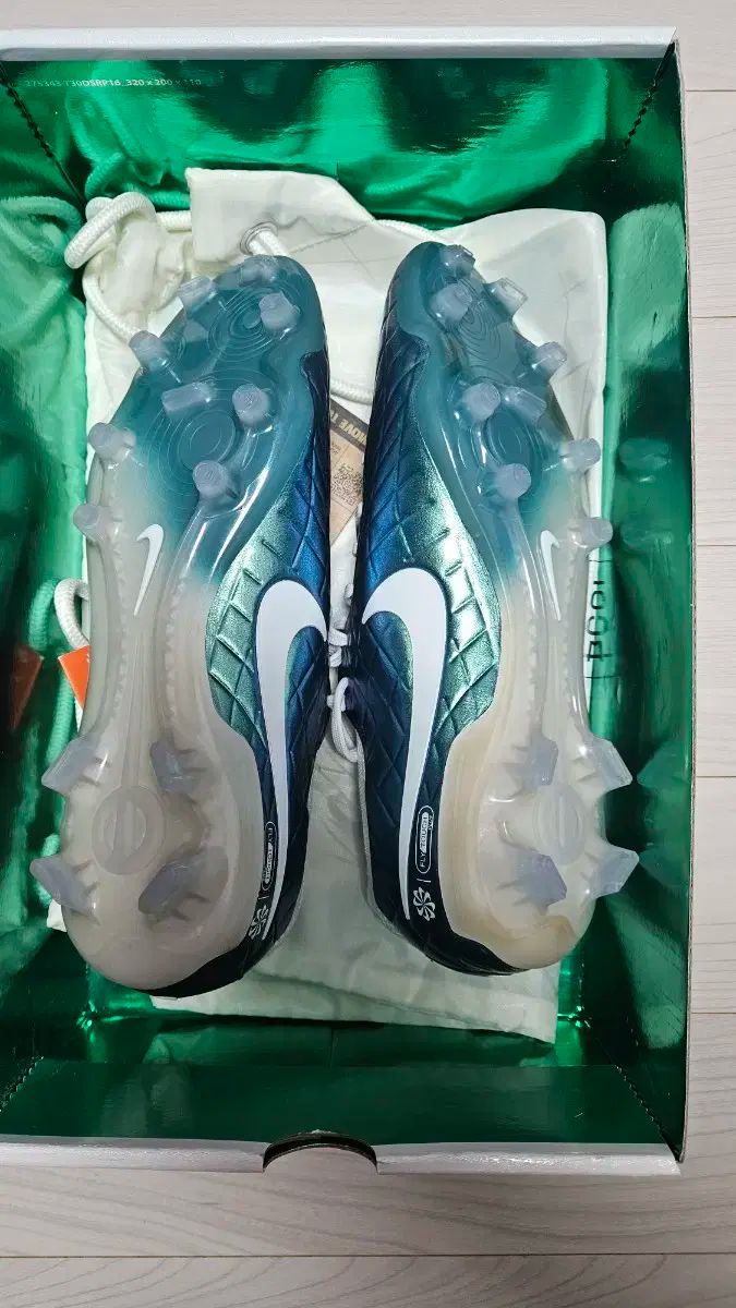 ナイキ ティエンポ10 30周年 エリート FG 250サイズ サッカー