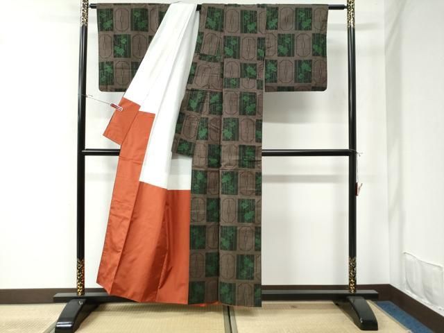 平和屋着物○本場大島紬 7マルキ 変わり市松吉祥蔦の葉文 正絹 逸品  