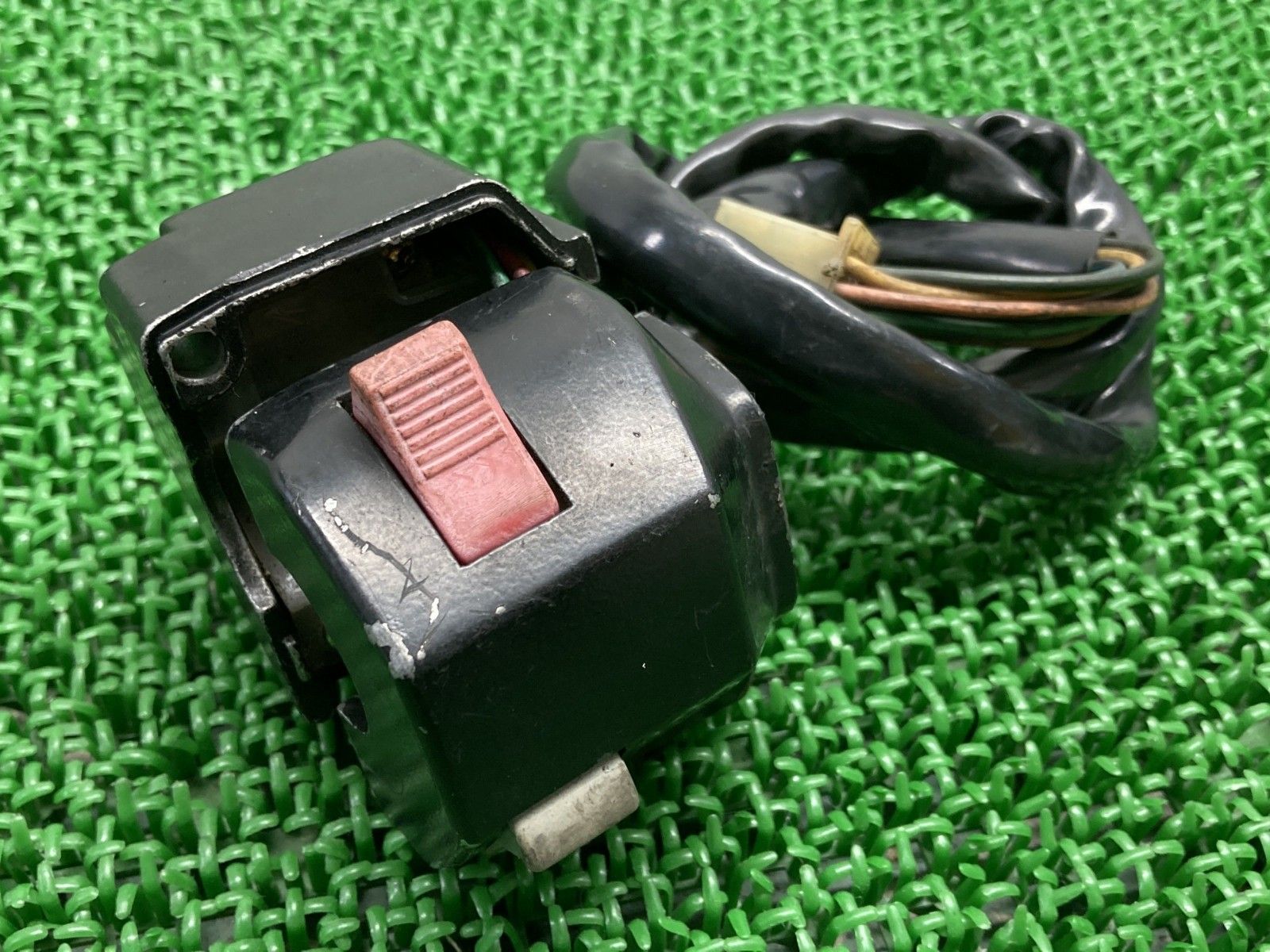 TZR250 ハンドルスイッチ 左 YHA229 ヤマハ 純正 バイク 部品 3MA サンマ スイッチボックス 割れ欠け無し 品薄 zH