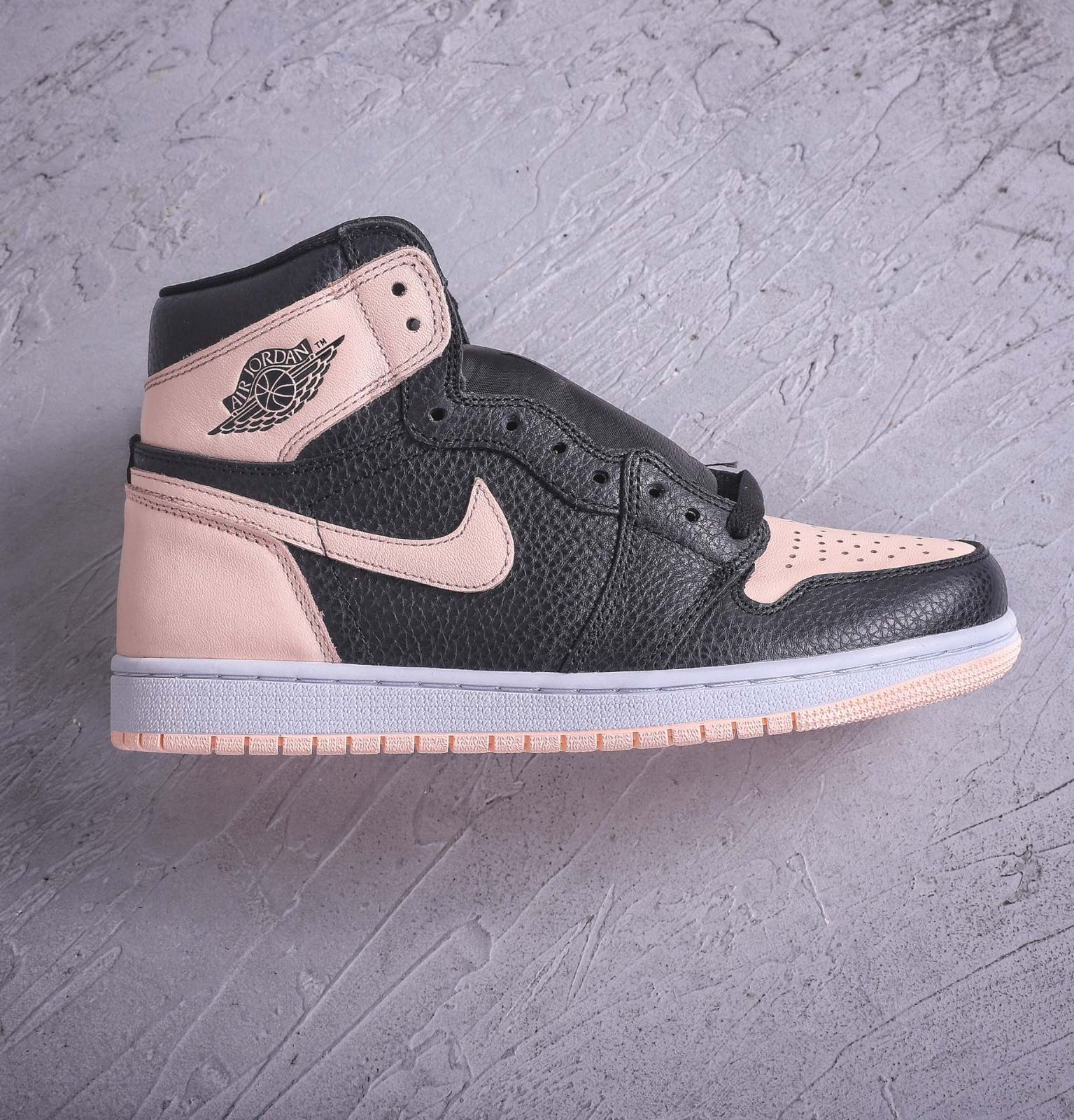 新品 未使用 Nike WMNS Air Jordan 1 High OG SE CHEWING ナイキ エアジョーダン1 ハイ OG スニーカー  ピンク/黒 男女兼用 並行輸入品 - メルカリ