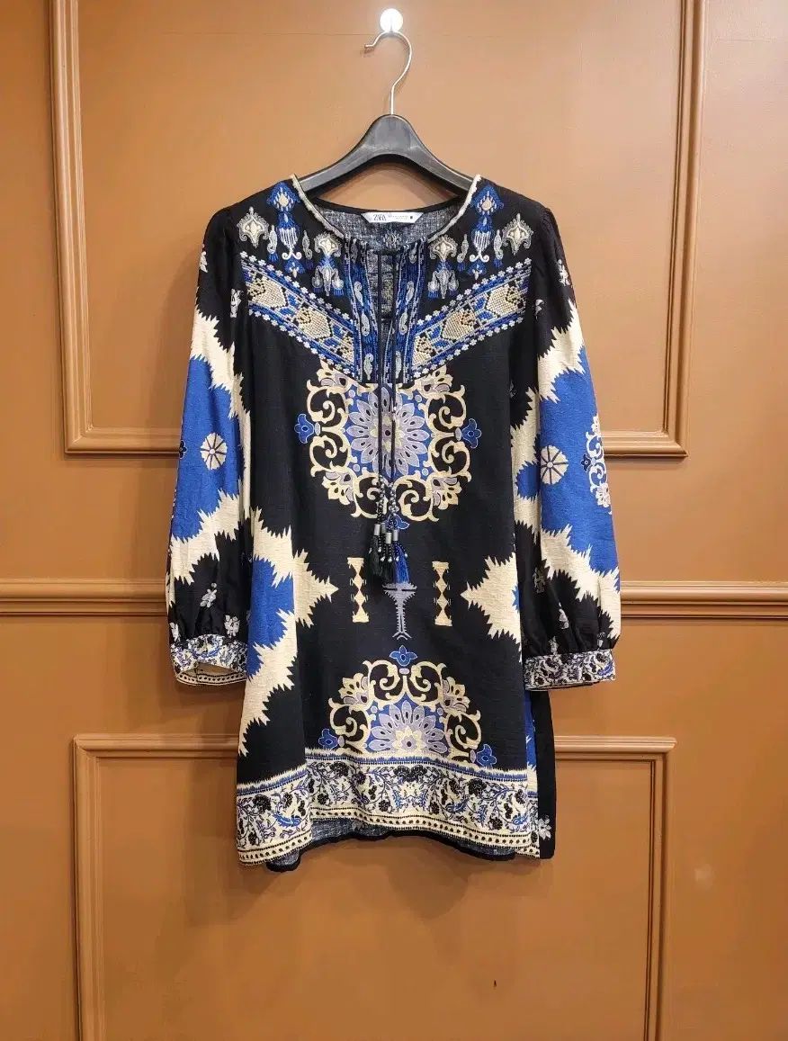 ザラ 刺繍 チュニック ONE PIECE