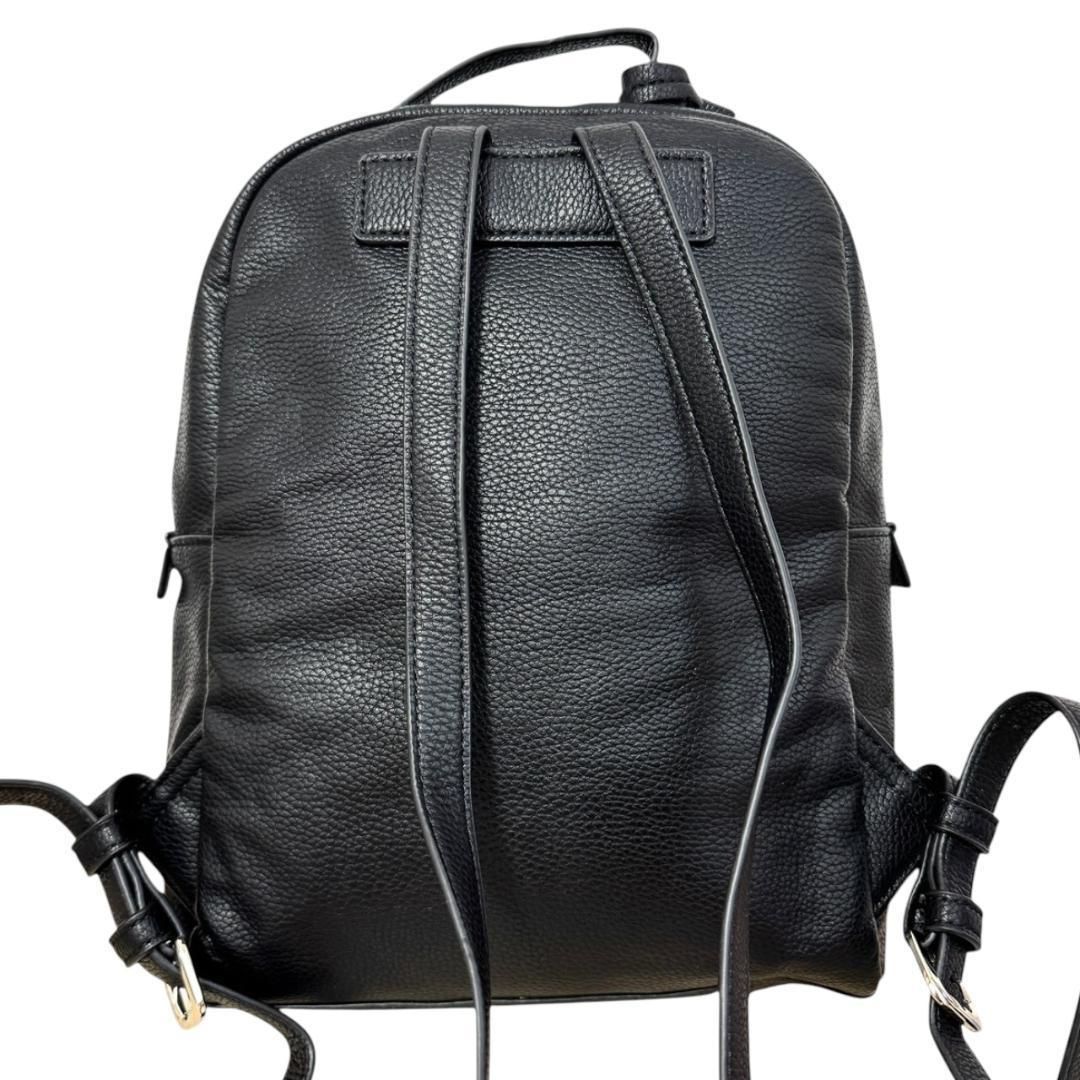 b. アニエスベー