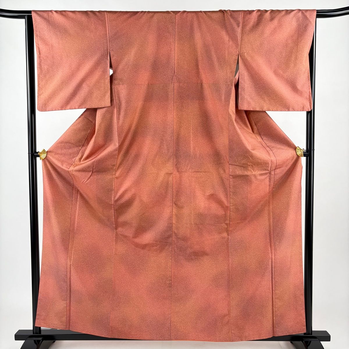 小紋 身丈159cm 裄丈65.5cm M 袷 紬地 幾何学模様 ぼかし 茜色 正絹 秀品