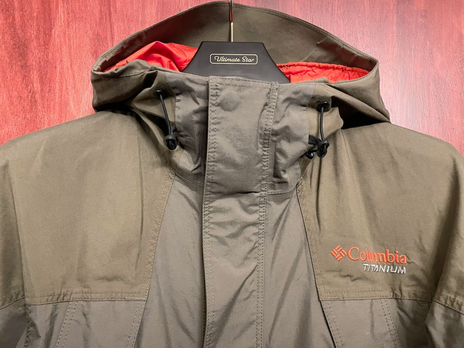 訳あり商品 Columbia TITANIUM ナイロンマウンテンジャケット カーキ 