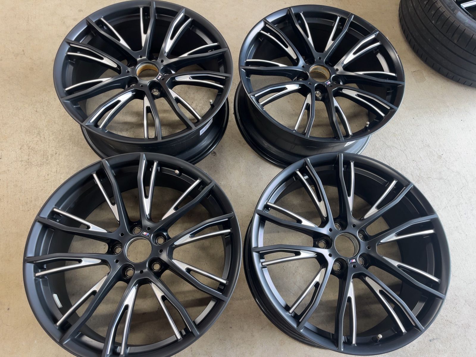 BMW 純正 F30 F31 F32 F33 F36 アロイ ホイール M Performance ダブルスポーク スタイリング405 単体 1本 フロント用 8J×20 パフォーマンス Bmw F30 F32 F33 F34 F36 FRONT LIP