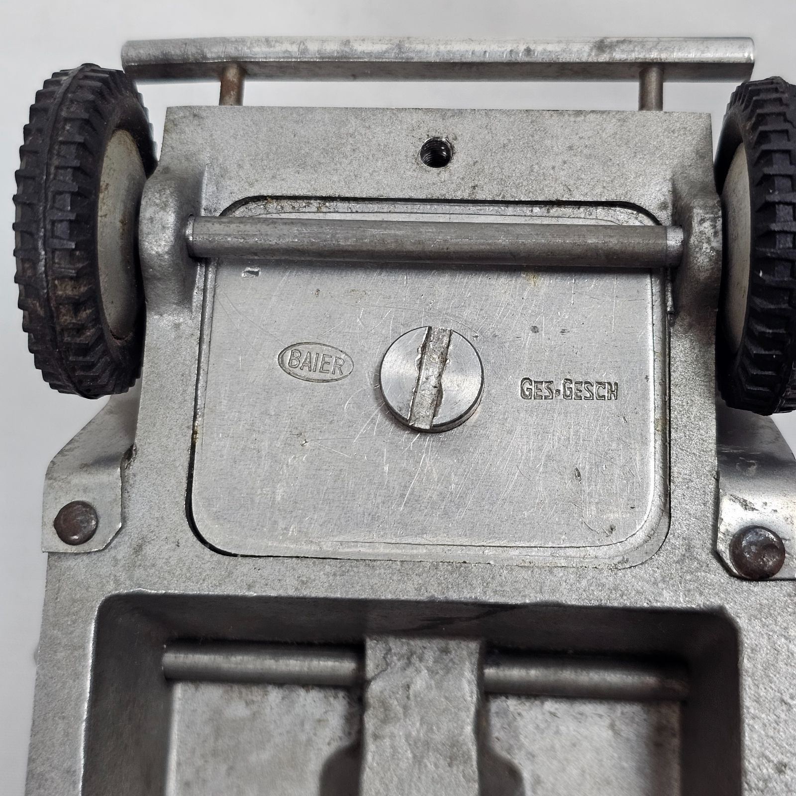 【美品・箱付き】エルメス／シェーヌダンクル スクエア アッシュトレイ プラチナ 美品・箱付き】エルメス／シェーヌダンクル スクエア アッシュ