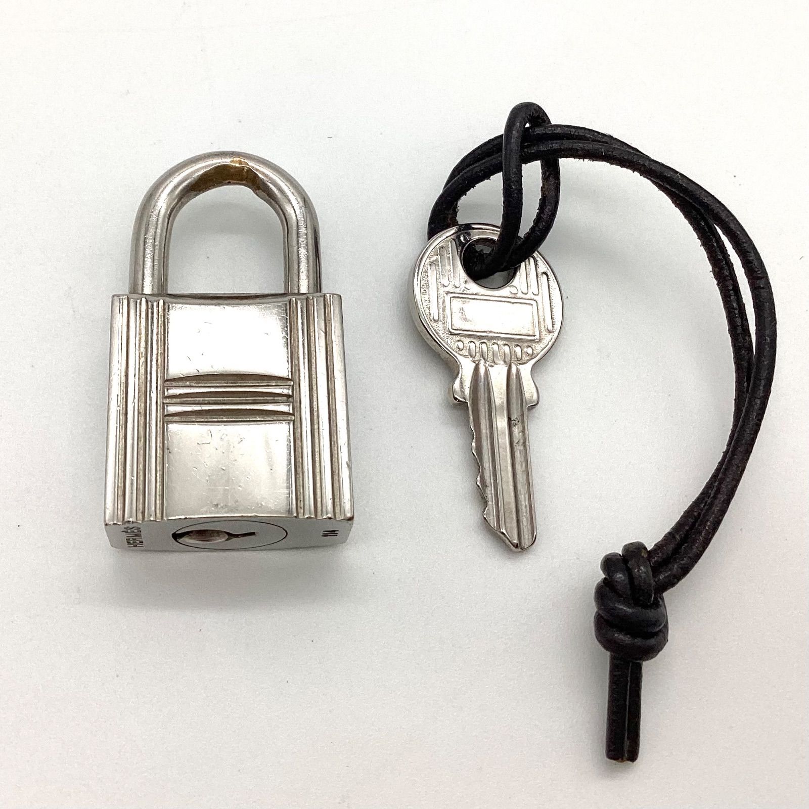 エルメス カデナ パドロック 鍵 no.114 シルバー 男女共用