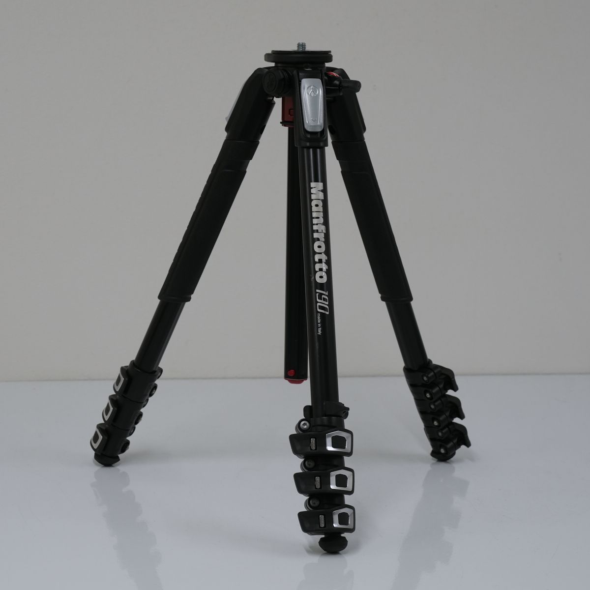 Manfrotto 190プロアルミニウム三脚 4段 MT190XPRO4 USED美品