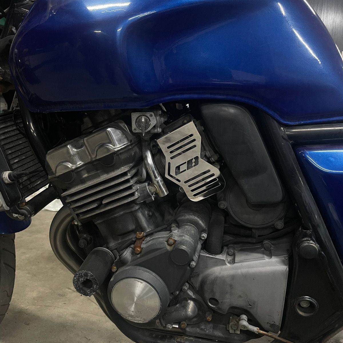 HONDA CB400SF NC31用ロゴ入りメッキキャブサイドカバー(〜95年) CB 