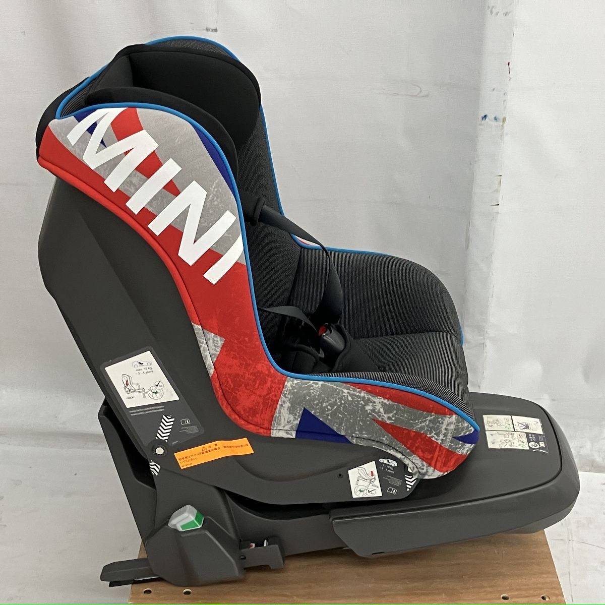 BMW MINI 純正 チャイルドシート ISOFIX対応ベース 1~3歳 9~18kg ミニ 中古 C9238857 - メルカリ